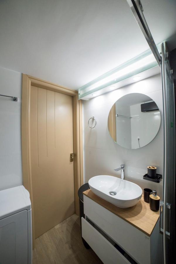 Luxurious Apartment In The Heart Of Town ! Loutráki Extérieur photo